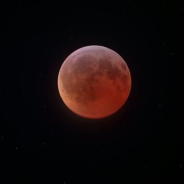 Voir la vidéo de La Lune s&#039;éclipse