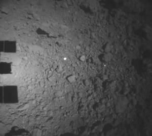 Hayabusa 2 va échantillonner Ryugu