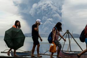 Les Philippines en alerte après le réveil du volcan Taal