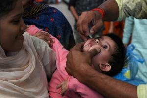 Le Pakistan s’allie à Facebook pour contrer la désinformation sur la polio 