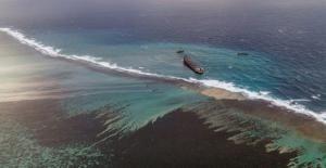 Maurice : le temps presse pour pomper le carburant du bateau échoué