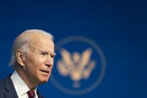 Biden annonce une restriction des forages et un sommet sur le climat