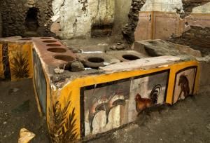 Un thermopolium, « fast-food » antique, découvert intact à Pompéi