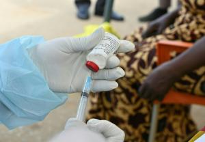 Ebola en Côte d&#039;Ivoire : la Guinée demande une nouvelle analyse de la jeune contaminée