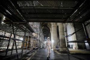 Un mystérieux sarcophage de plomb découvert à Notre-Dame