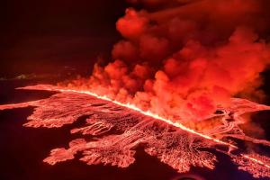 Quatrième éruption dans le sud-ouest de l’Islande, la lave continue d’avancer