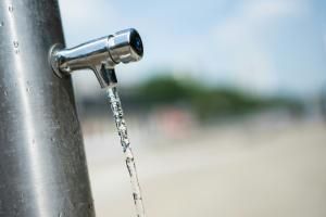  Baisse de la consommation d&#039;eau inédite de 3 % à 4 % en France en 2023