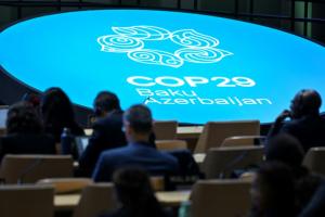 La COP29 déçoit : les pays pauvres se résignent à un accord financier &quot;trop faible&quot;