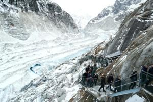 Climat : le gouvernement veut protéger les glaciers et s’en protéger 