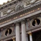 Voir la vidéo de Un astrophysicien à l&#039;Opéra Garnier