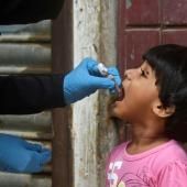 Polio : le Pakistan reprend sa campagne de vaccination interrompue par le coronavirus 