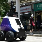 Des robots patrouilleurs à Singapour suscitent des craintes sur une surveillance exacerbée