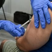 Mpox : 232 sites de vaccination déjà ouverts en France, annonce Attal 